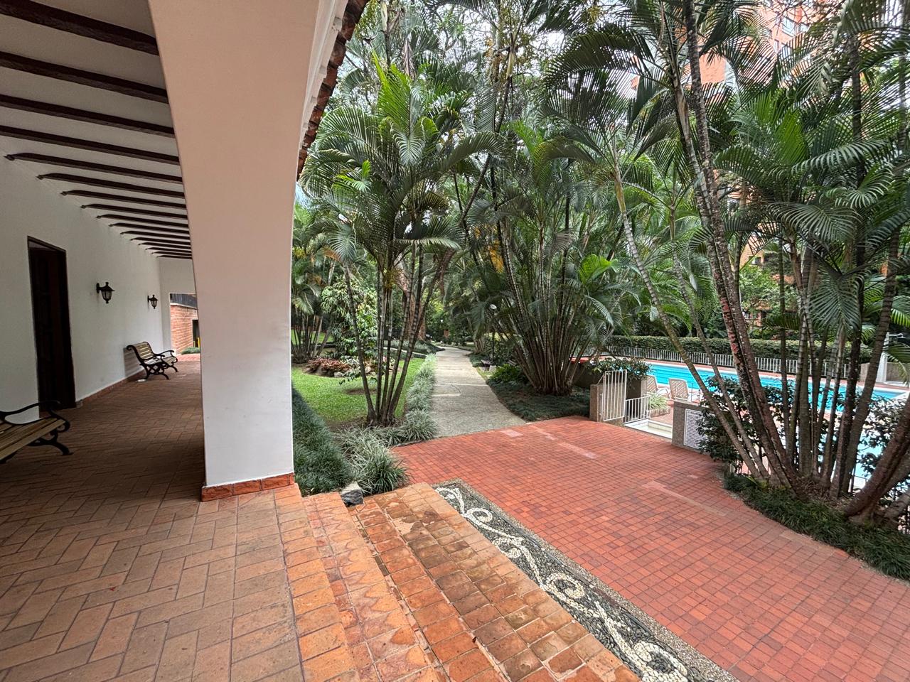 ARRIENDO APARTAMENTO EN EL POBLADO