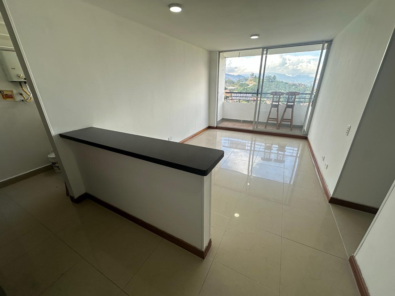 ARRIENDO APARTAMENTO EN LA LOMA DE LOS BERNAL