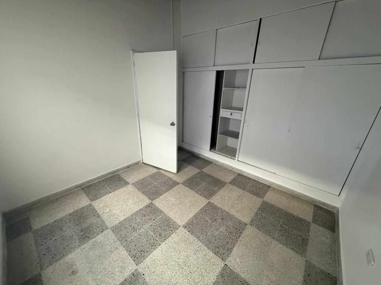 ARRIENDO CASA EN EL VELÓDROMO