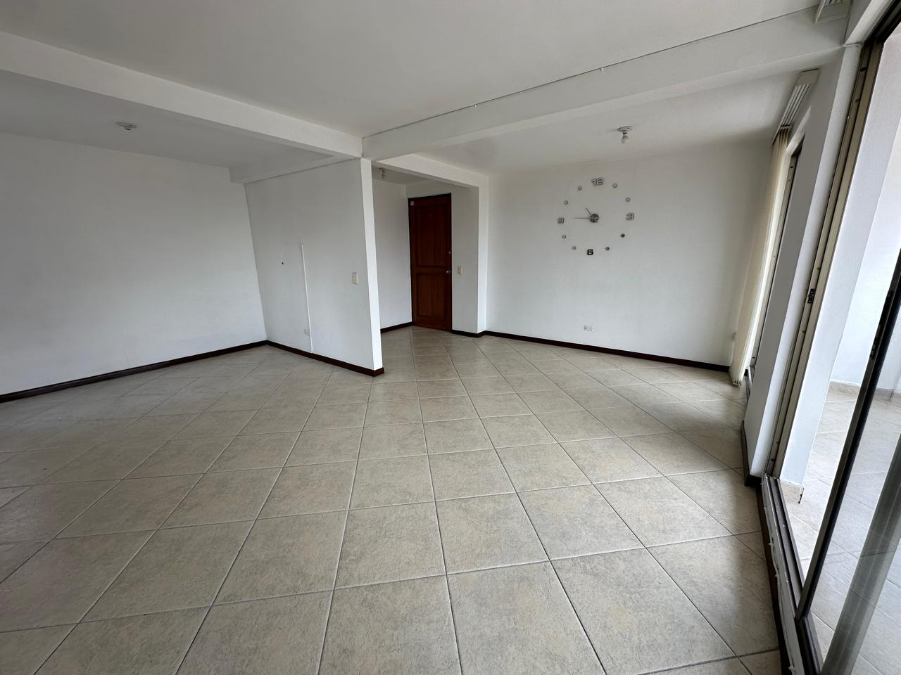 ARRIENDO APARTAMENTO EN LA LOMA DE LOS BERNAL