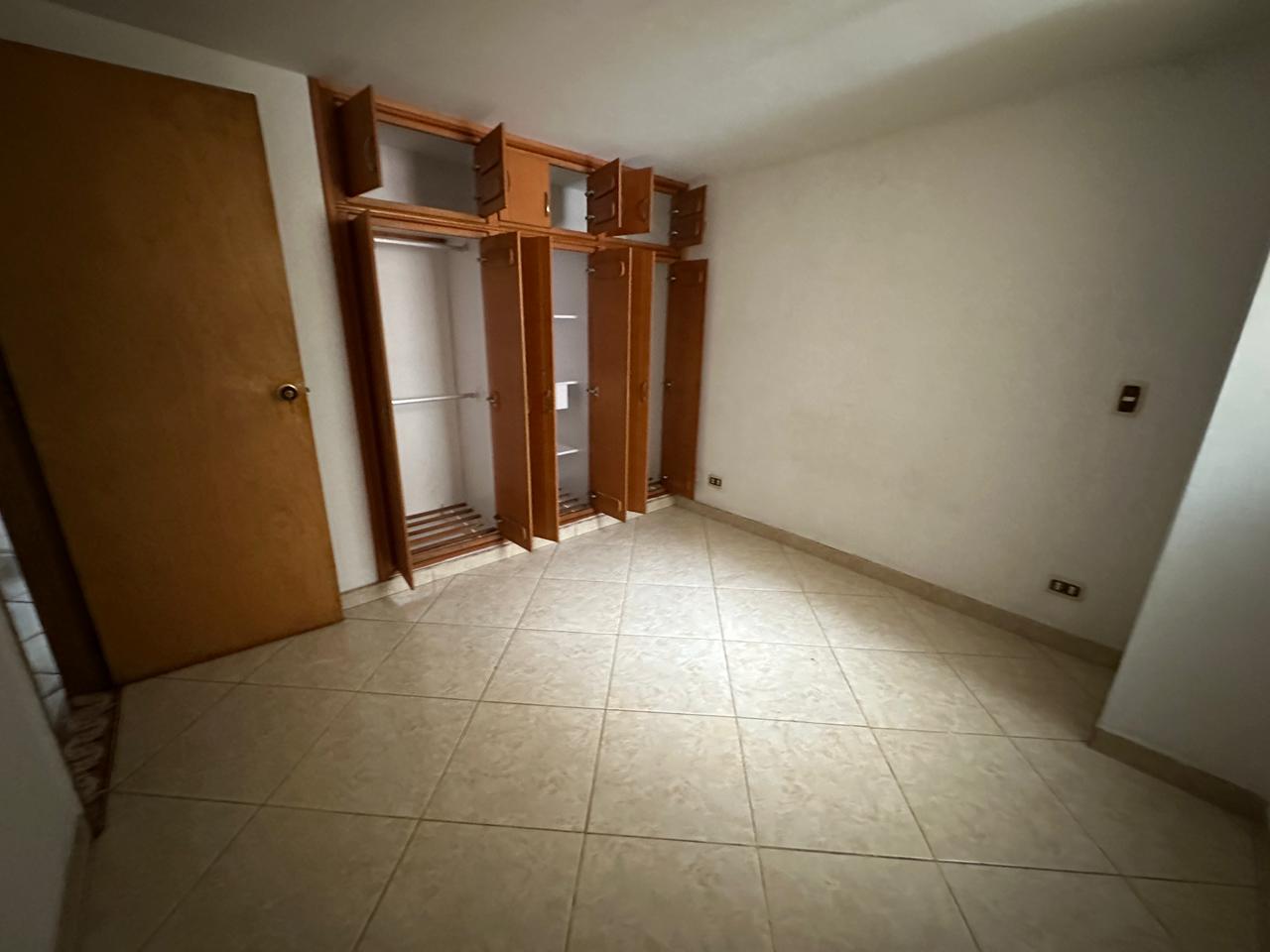 ARRIENDO APARTAMENTO DUPLEX EN EL VELODROMO