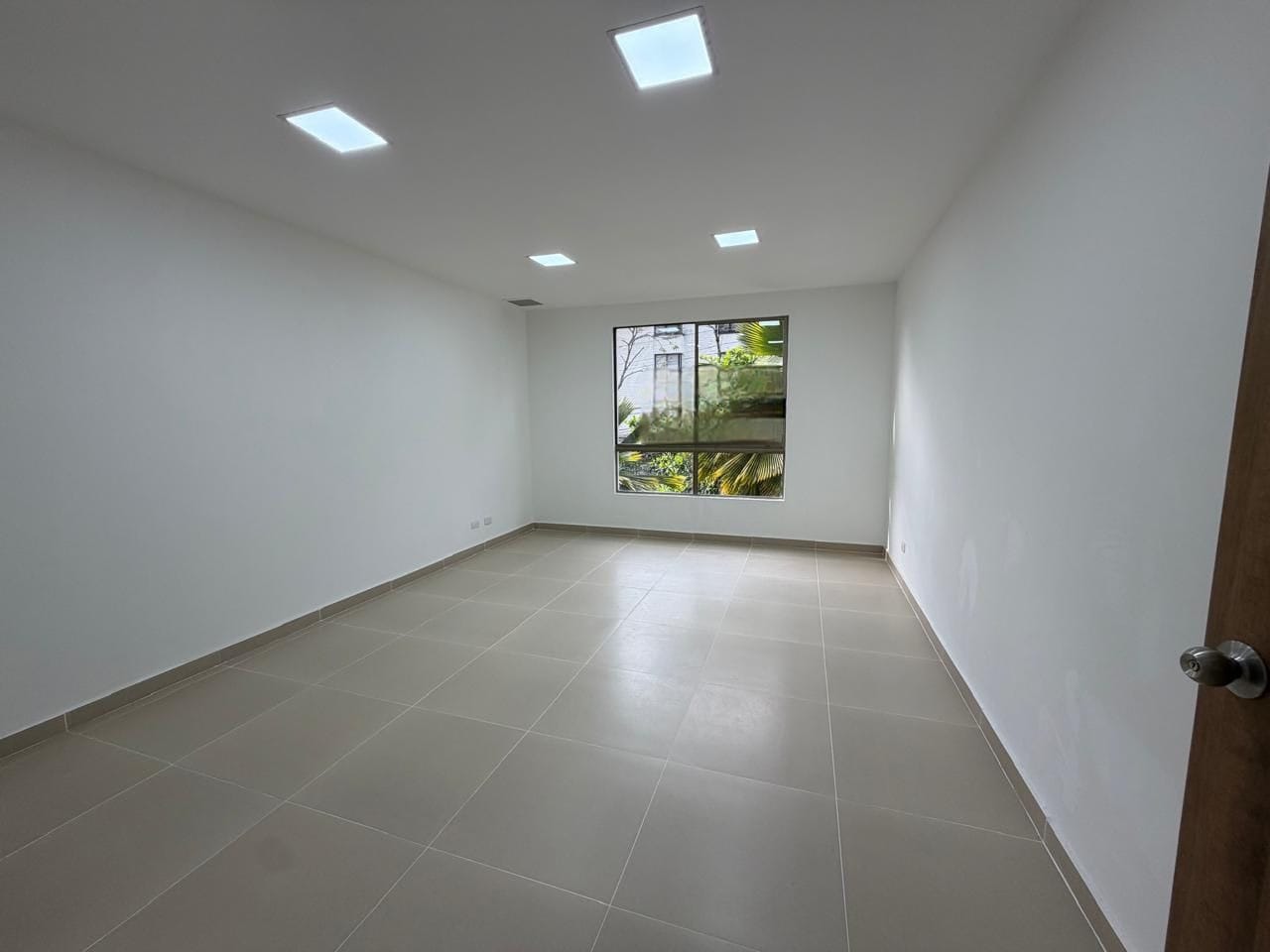 ARRIENDO LOCAL EN EL POBLADO.