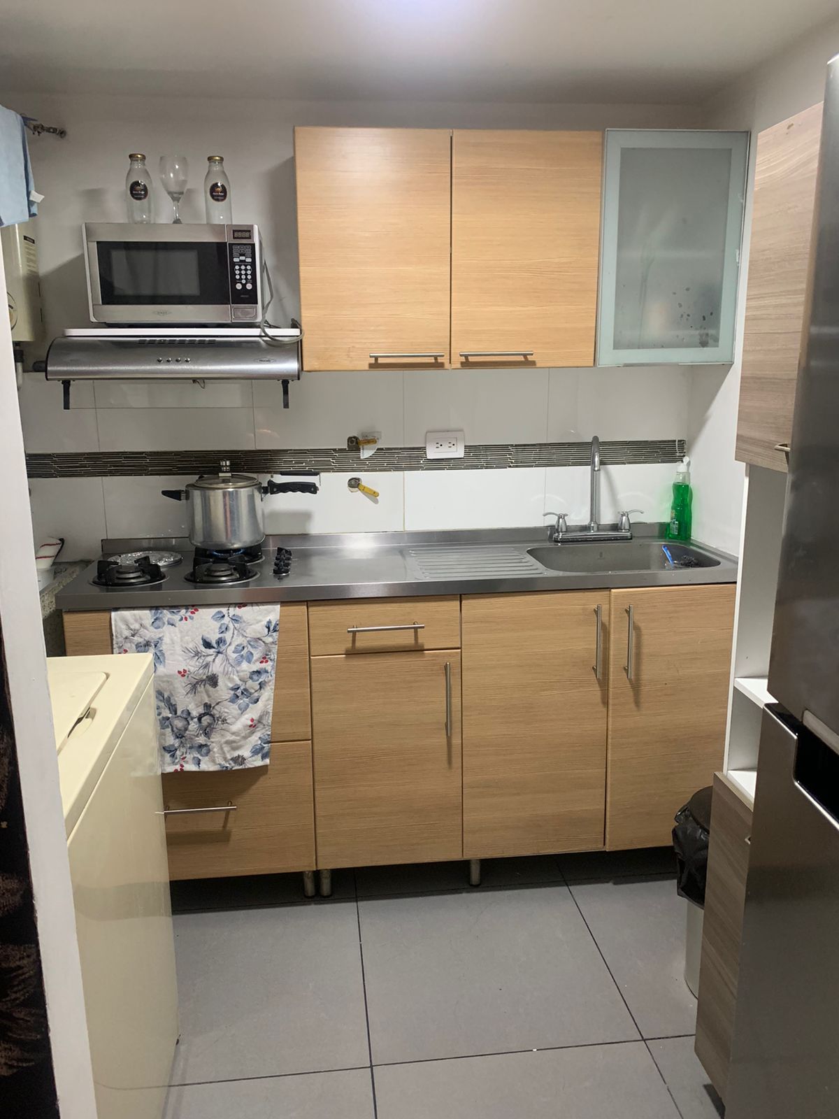 ARRIENDO APARTAMENTO AMOBLADO EN LA AMERICA