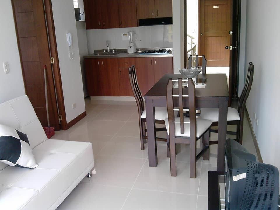 ARRIENDO APARTAMENTO AMOBLADO EN LAURELES SAN JOAQUIN