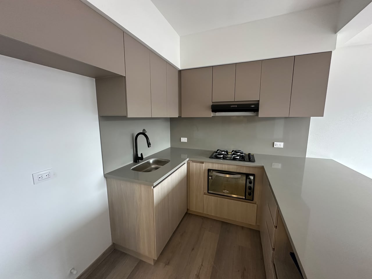 ARRIENDO APARTAMENTO EN CUIDAD DEL RIO