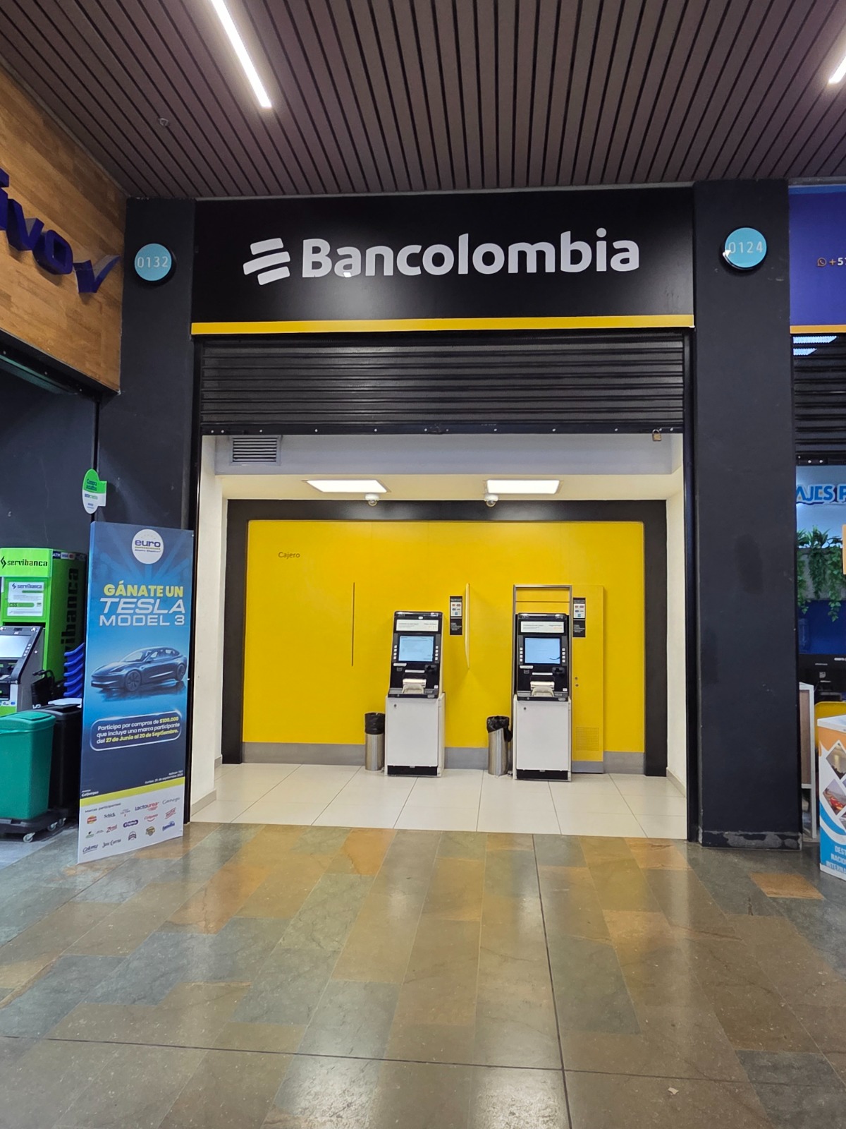 VENDO LOCAL EN EL MIXY MALL LOS COLORES