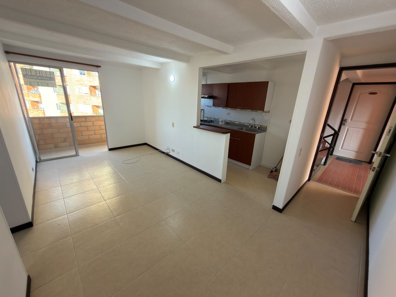 ARRIENDO APARTAMENTO EN LOMA DE LOS BERNAL