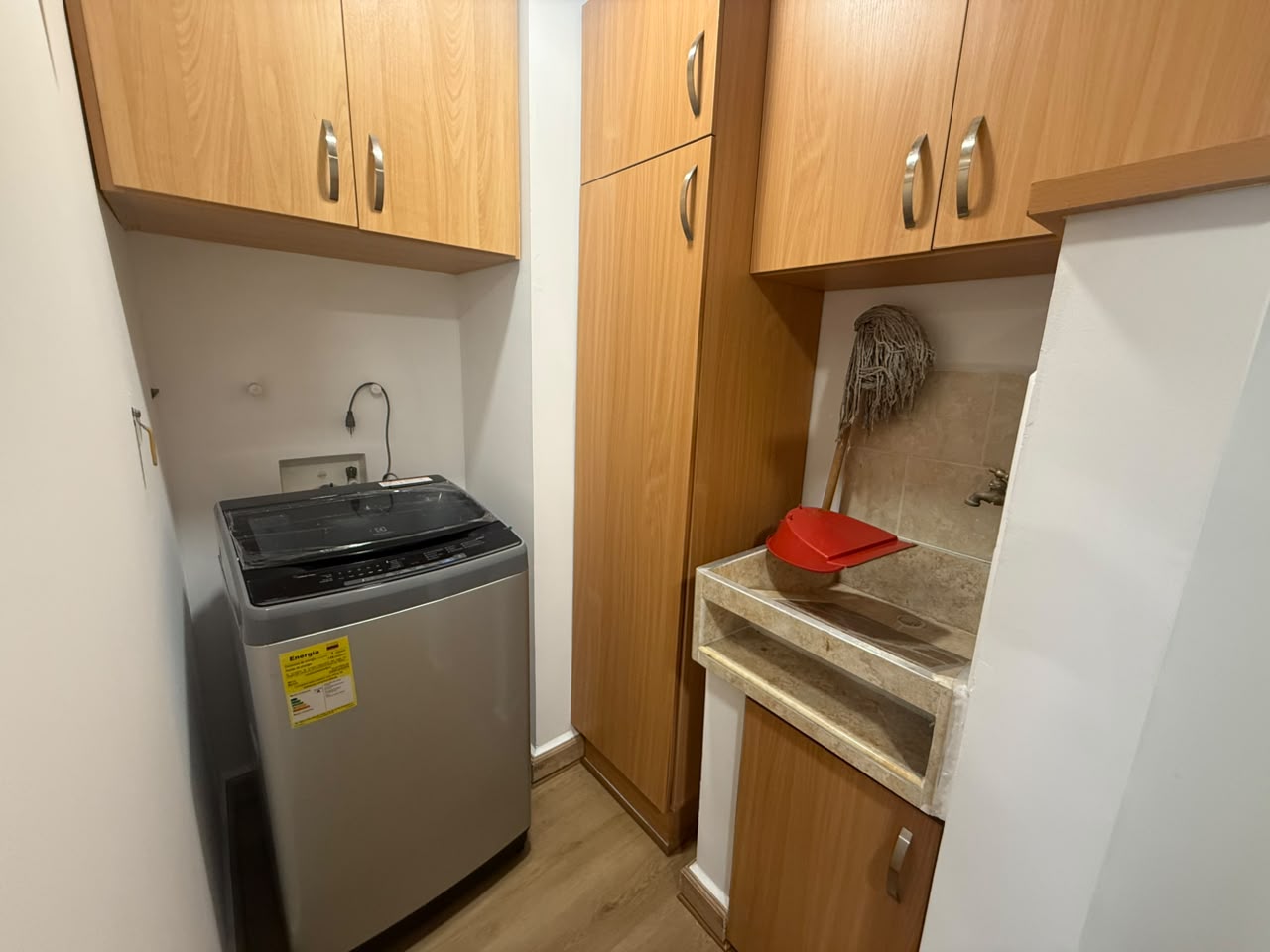 ARRIENDO APARTAESTUDIO AMOBLADO EN LA FLORESTA