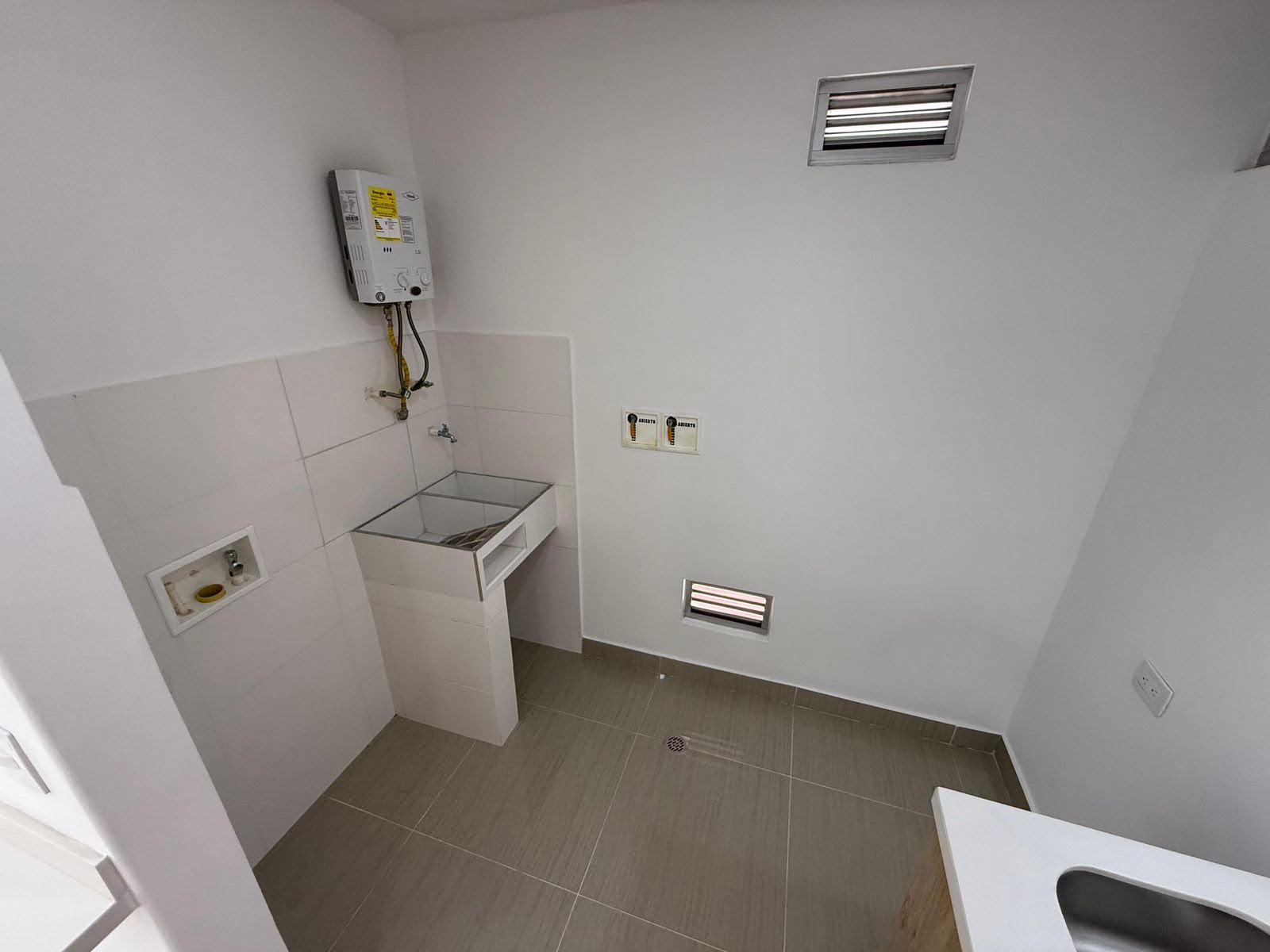 ARRIENDO APARTAESTUDIO EN CALASANZ