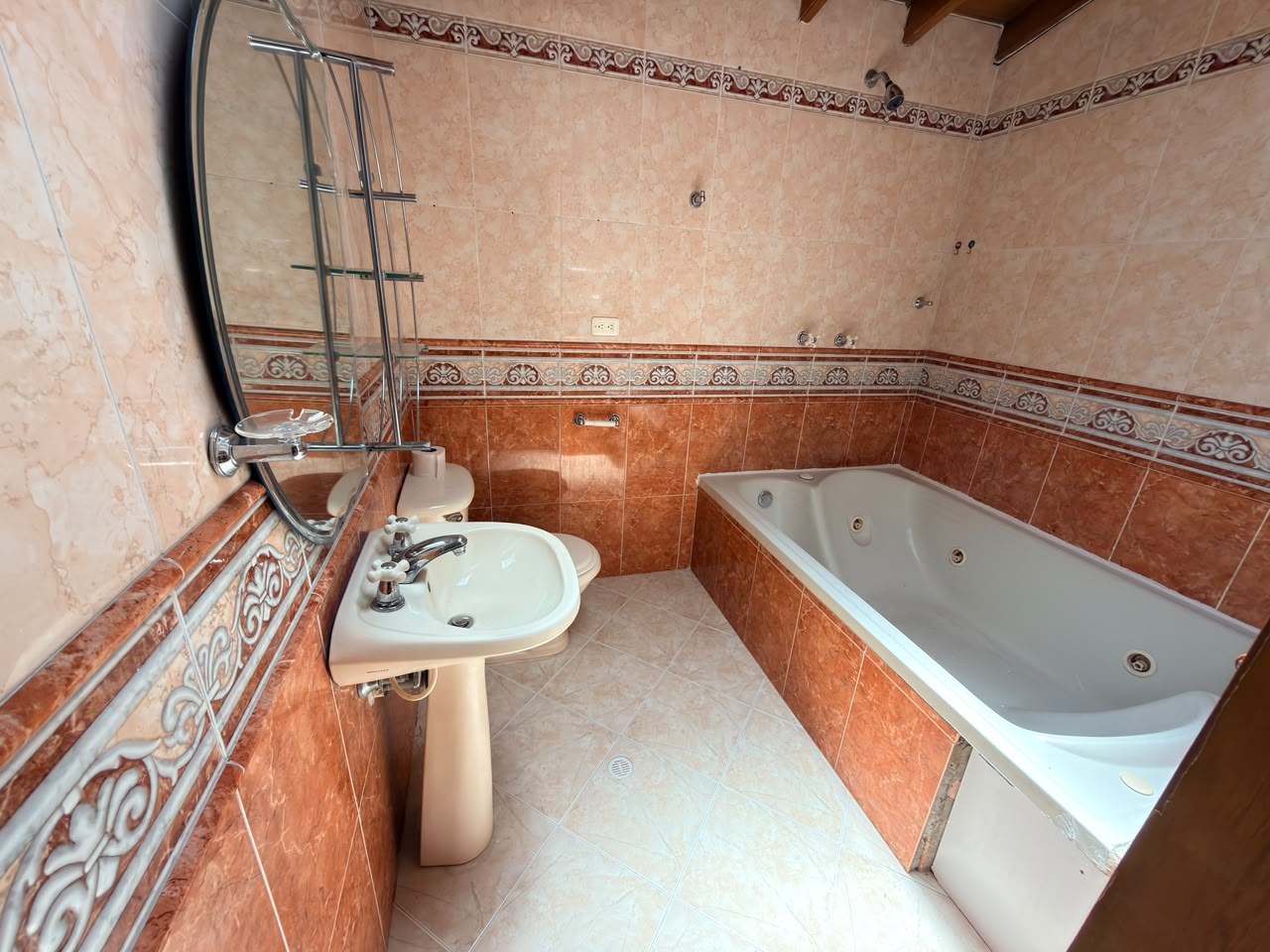 ARRIENDO APARTAMENTO DUPLEX EN EL VELODROMO
