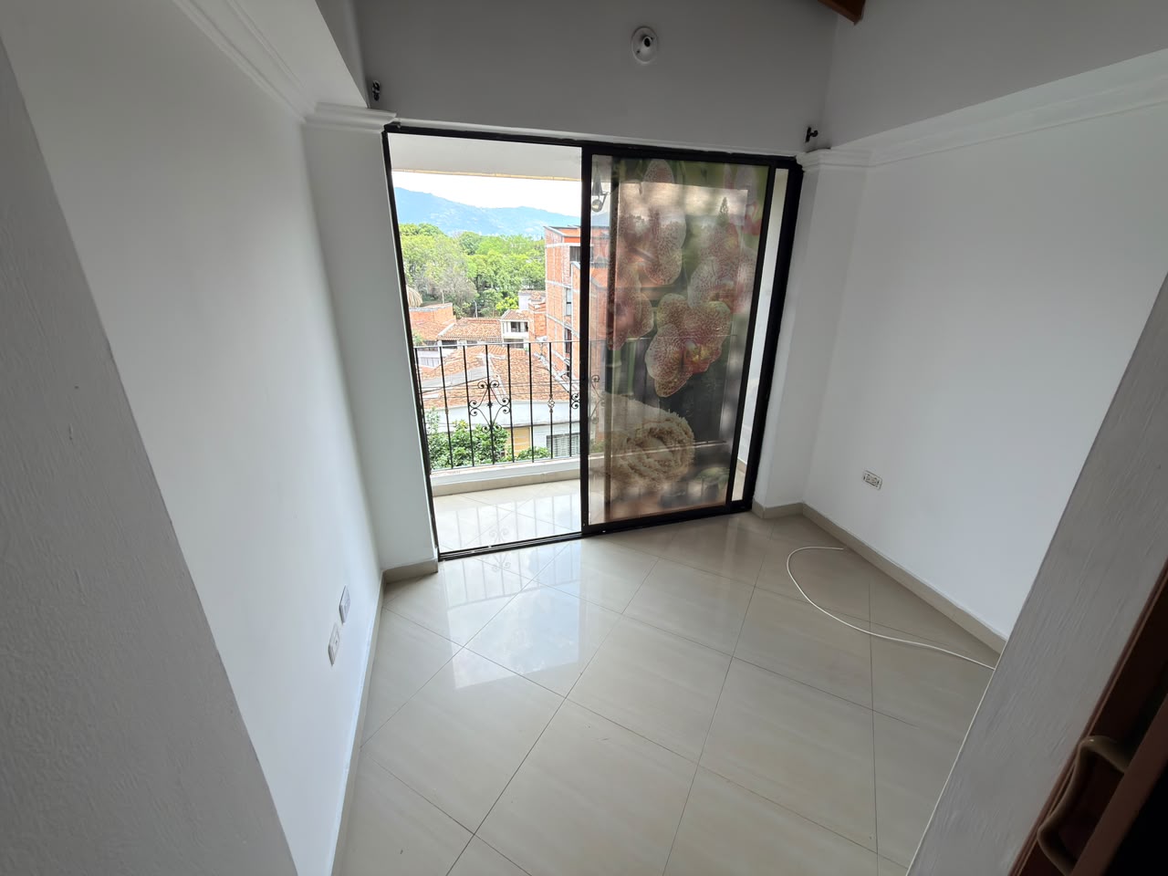 ARRIENDO APARTAMENTO EN LA FLORESTA