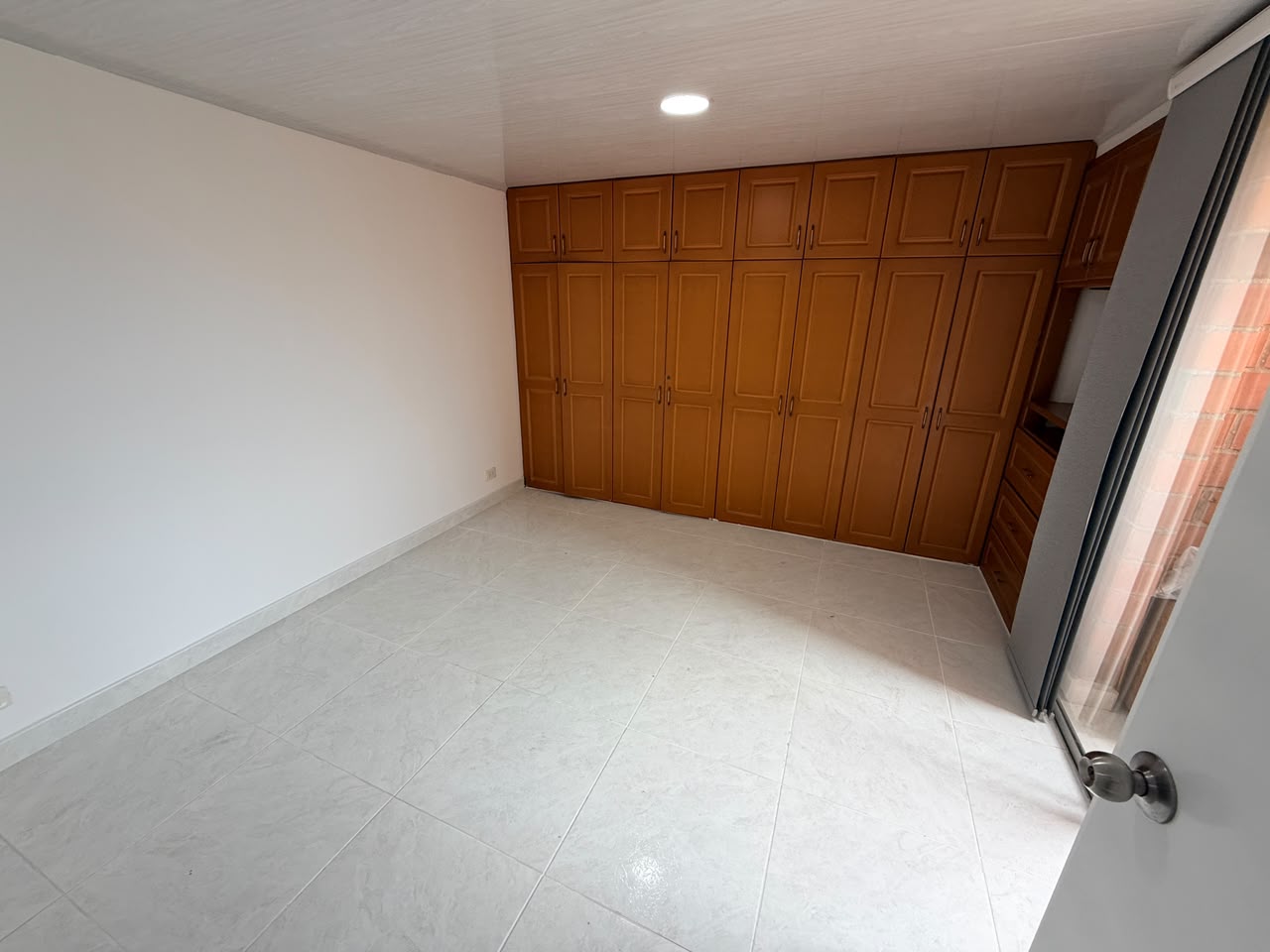 VENDO APARTAMENTO EN LOMA DE OS BERNAL
