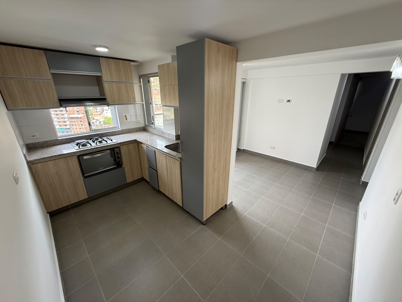 ARRIENDO APARTAMENTO EN LA LOMA DE LOS BERNAL