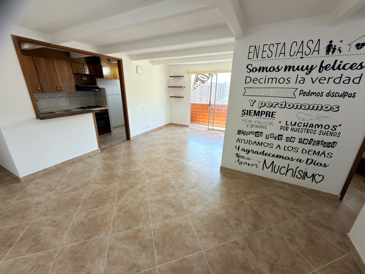 ARRIENDO APARTAMENTO EN LOMA DE LOS BERNAL