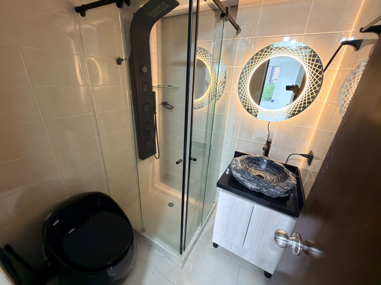 ARRIENDO APARTAMENTO EN LOMA DE LOS BERNAL