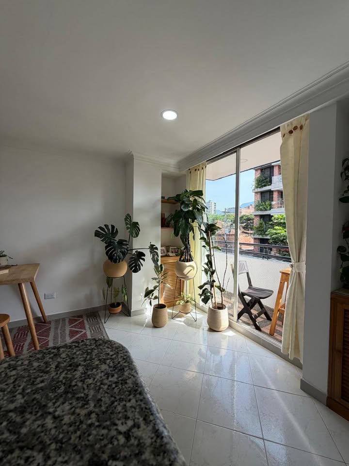 ARRIENDO APARTAESTUDIO EN LA CASTELLANA