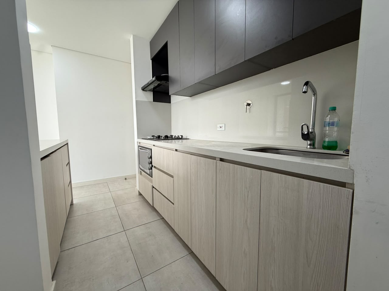 ARRIENDO APARTAMENTO EN LOS COLORES