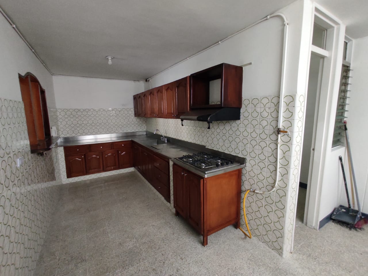 ARRIENDO SEGUNDO PISO  EN LA CASTELLANA