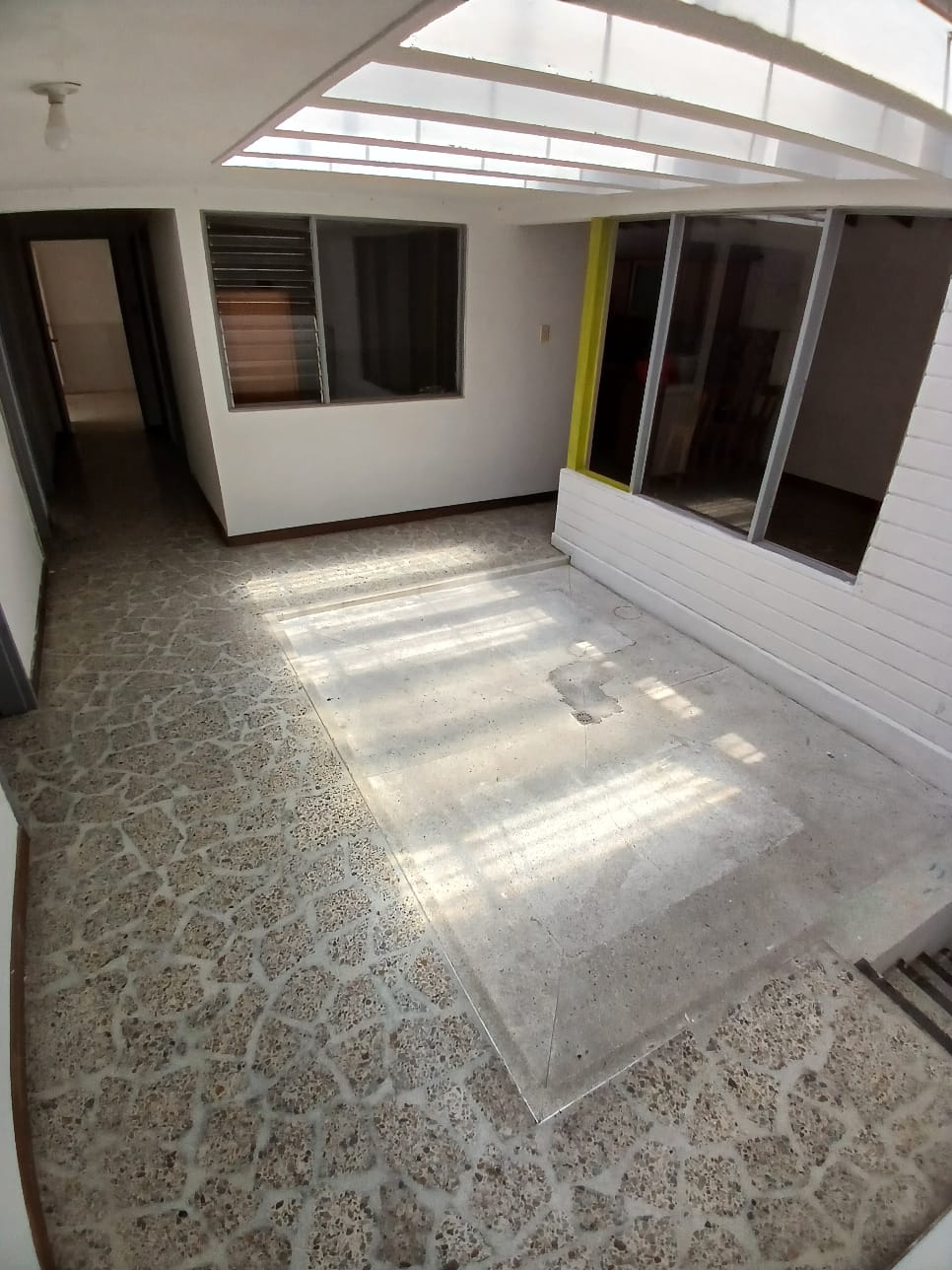 ARRIENDO CASA EN LAURELES
