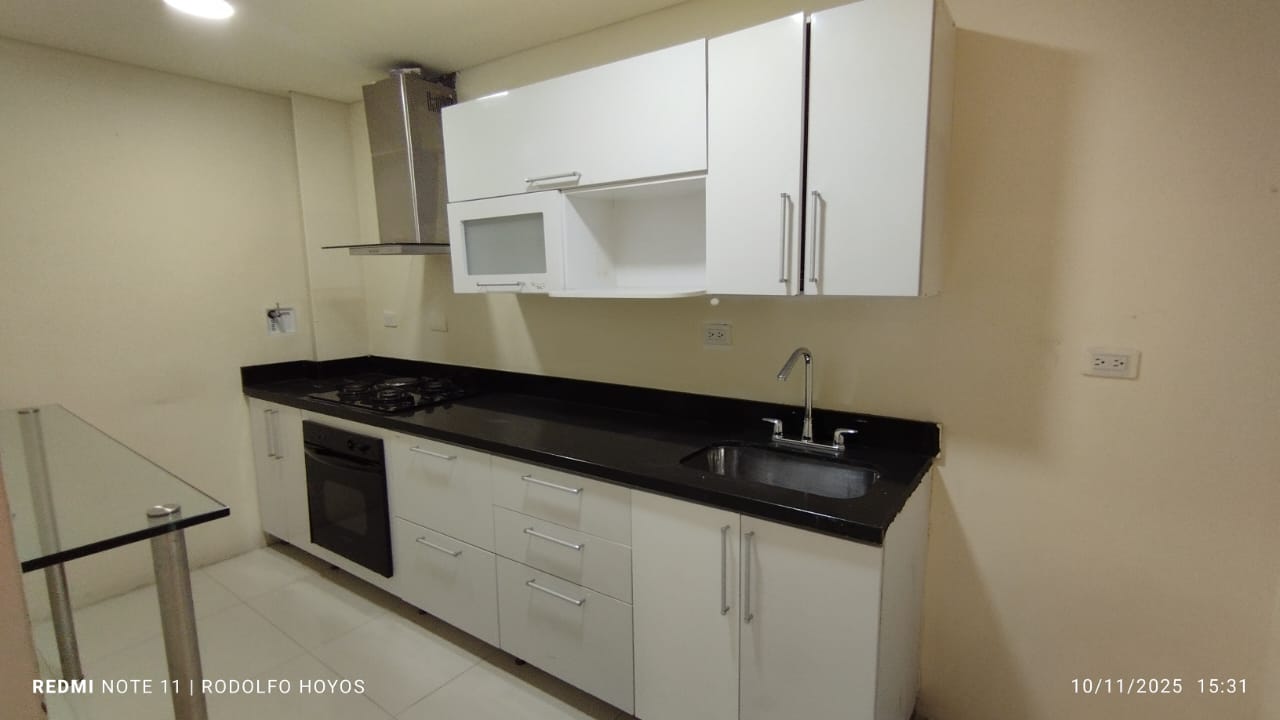 Arriendo Local En Patio Bonito