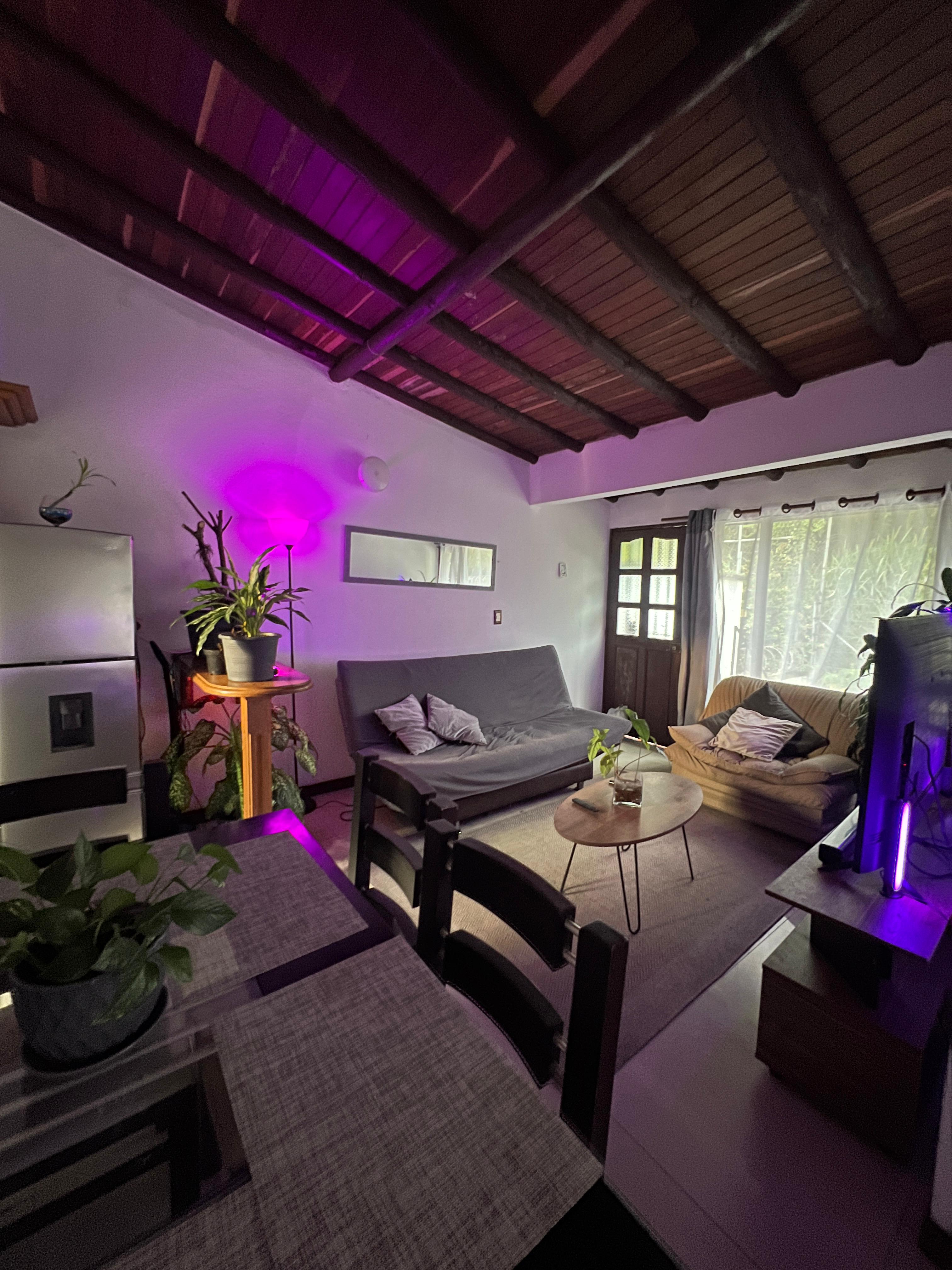 ARRIENDO APARTAESTUDIO AMOBLADO EN EL POBLADO