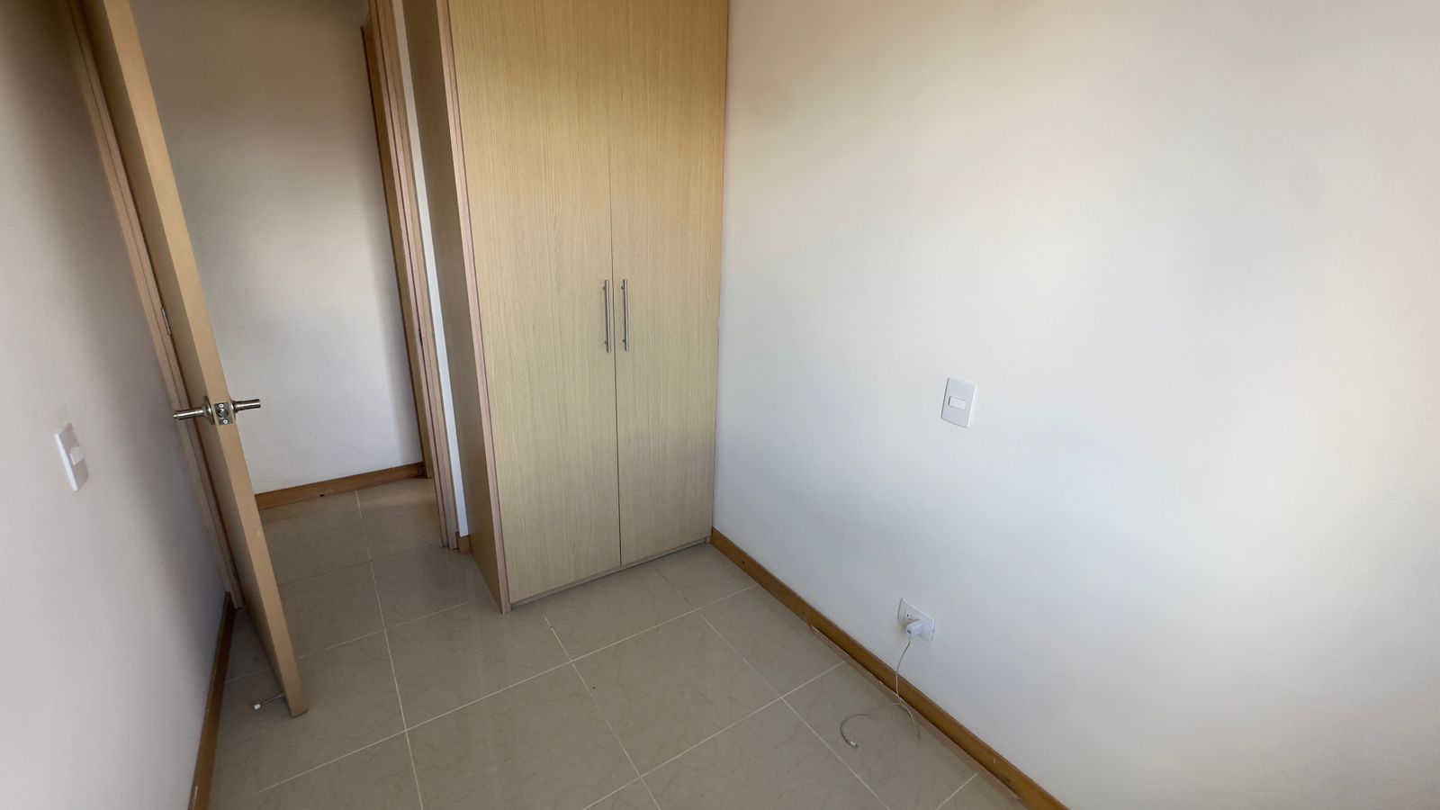 ARRIENDO APARTAMENO EN LA LOMA DE LOS BERNAL