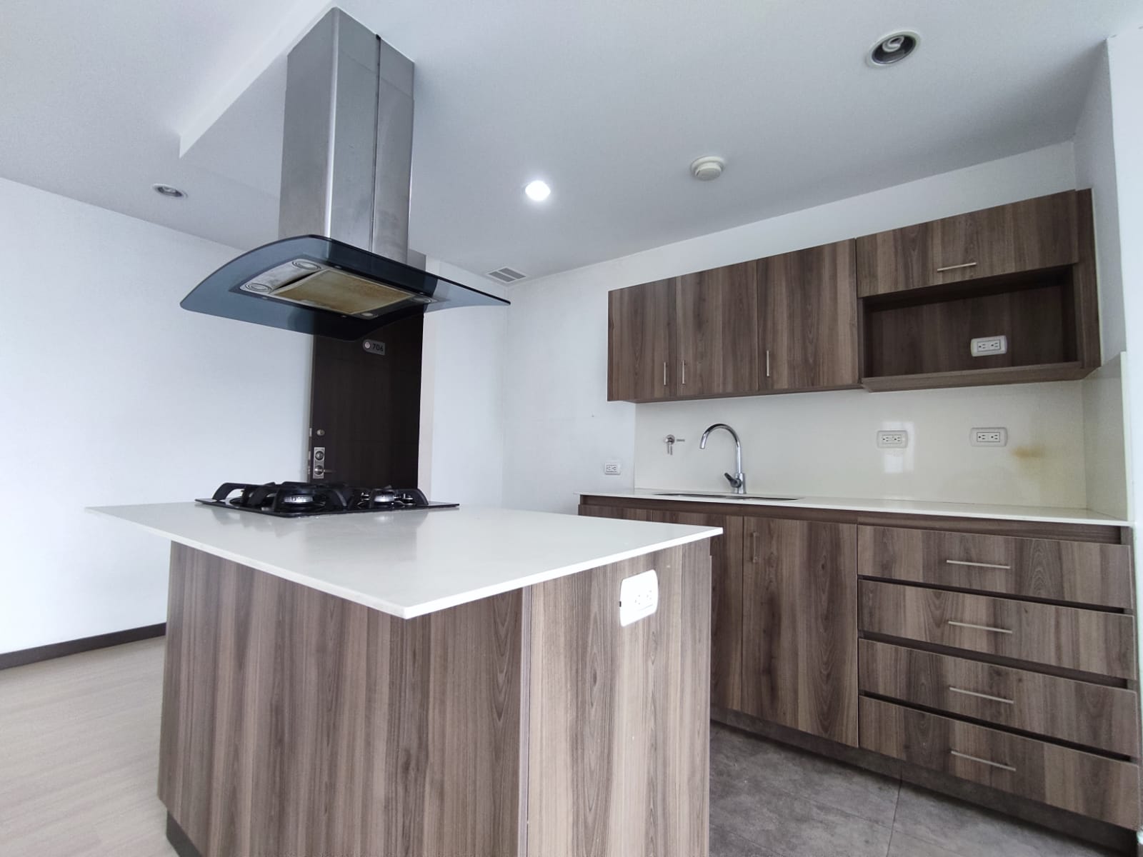 ARRIENDO APARTAMNTO EN EL ESMERALDAL ENVIGADO