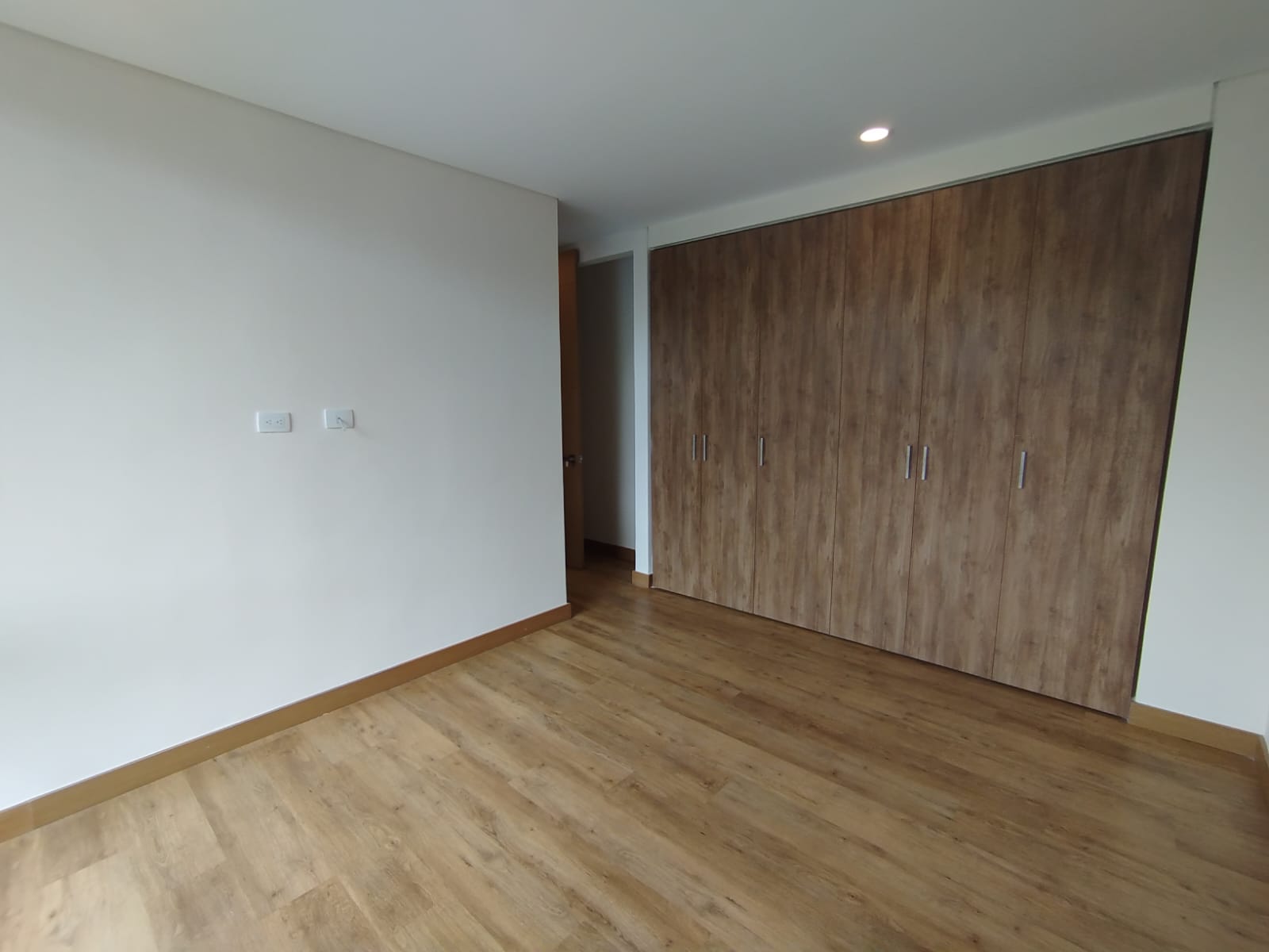 VENDO APARTAMENTO EN LLANO GRANDE