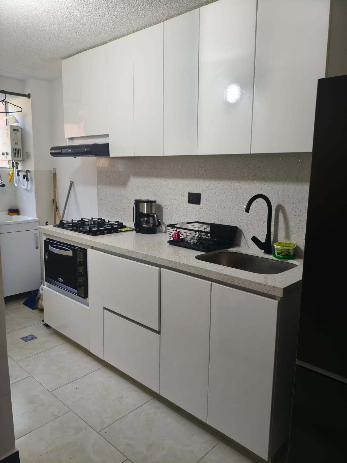 VENDO APARTAMENTO EN LA LOMA DE LOS BERNAL