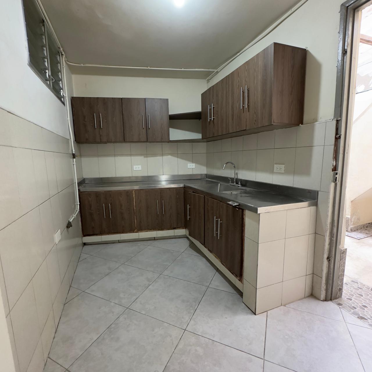 ARRIENDO CASA EN SANTA LUCIA