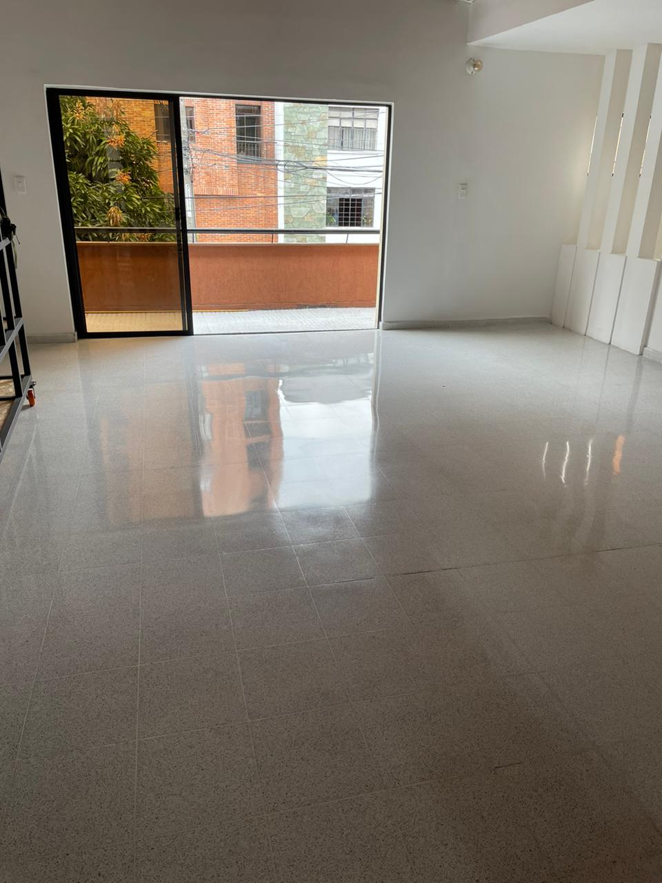 ARRIENDO CASA LOCAL EN LAURELES