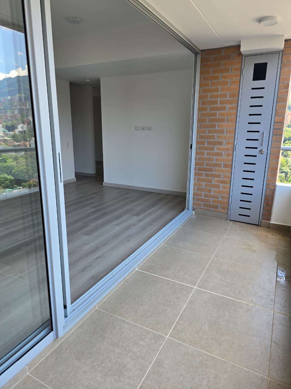 ARRIENDO APARTAMENTO EN CUIDAD DEL RIO