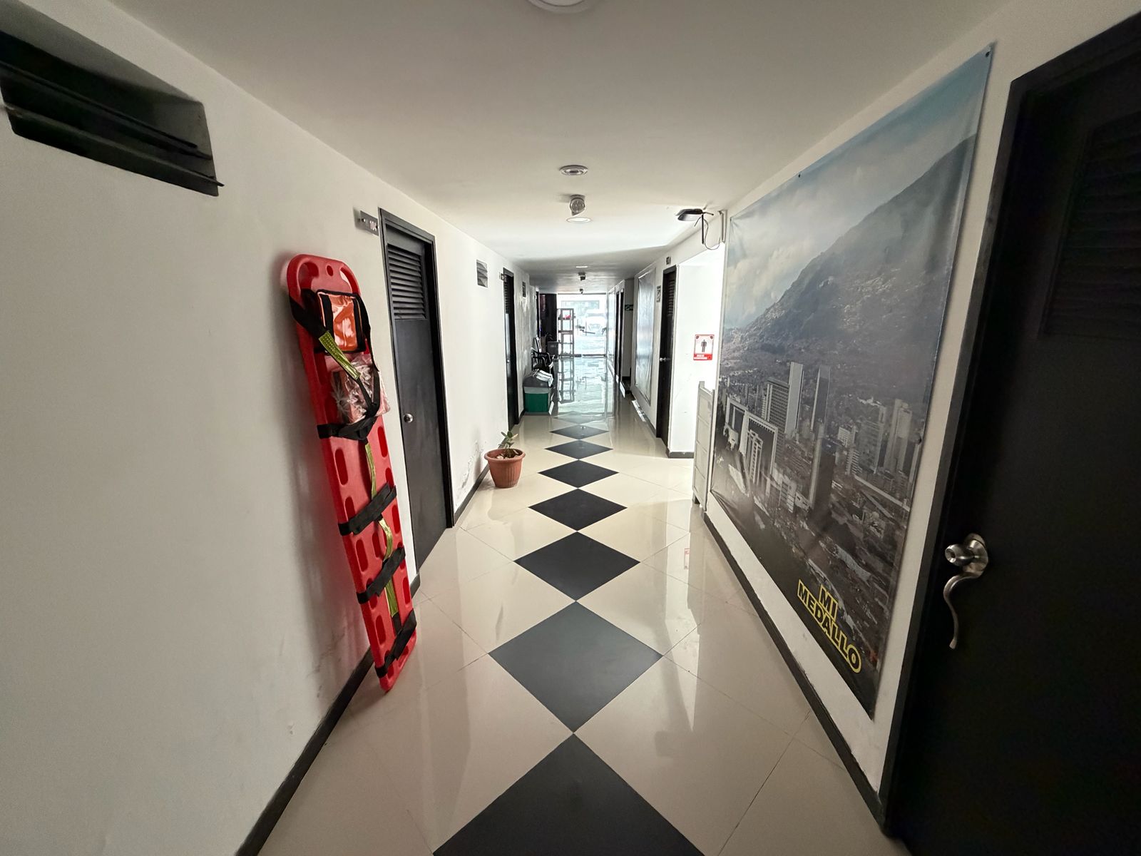 VENDO HOTEL EN LAURELES