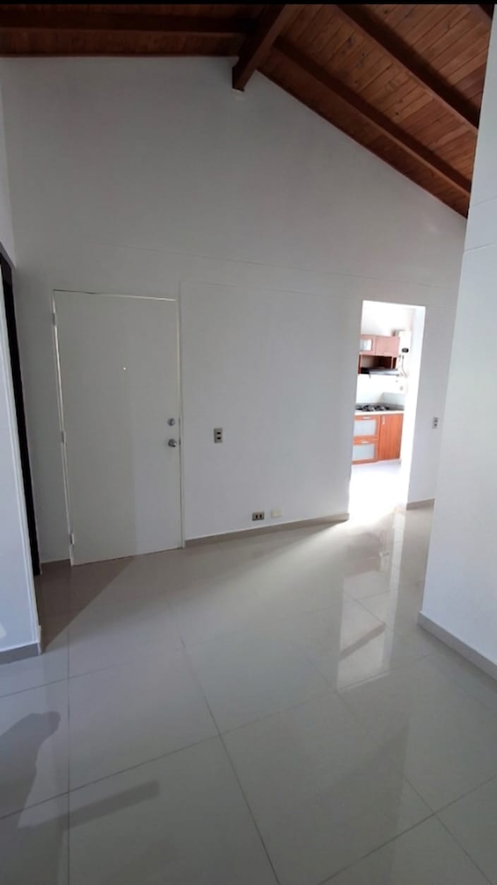 VENDO APARTAMENTO EN SANTA MONICA