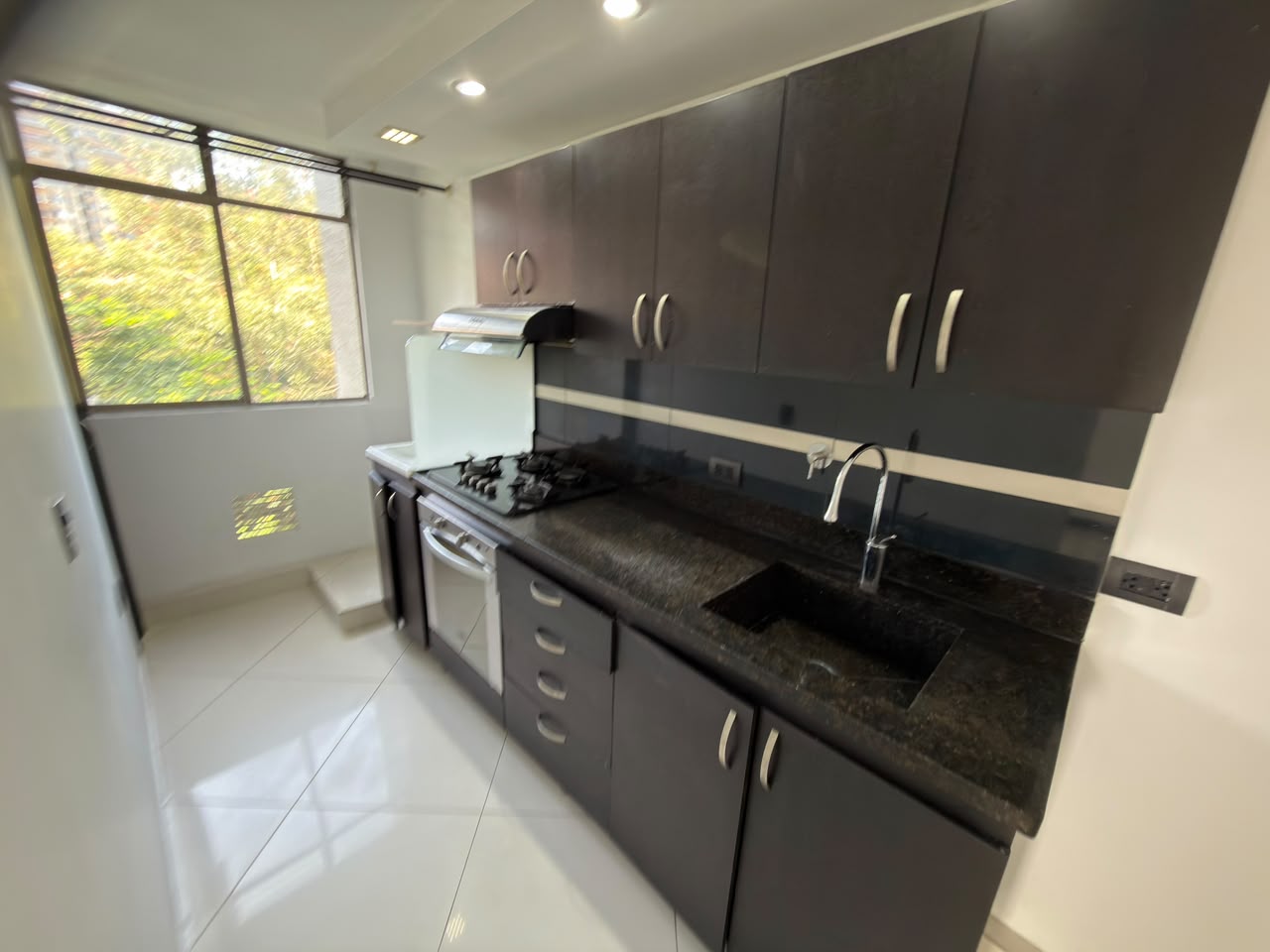 ARRIENDO APARTAMENTO EN LA MOTA