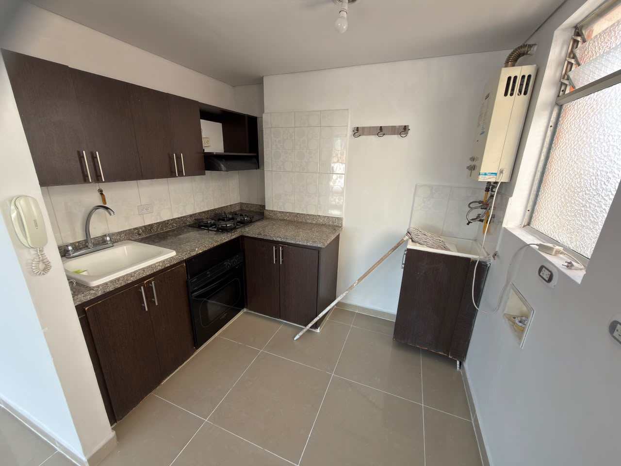 ARRIENDO APARTAMENTO EN EL VELODROMO