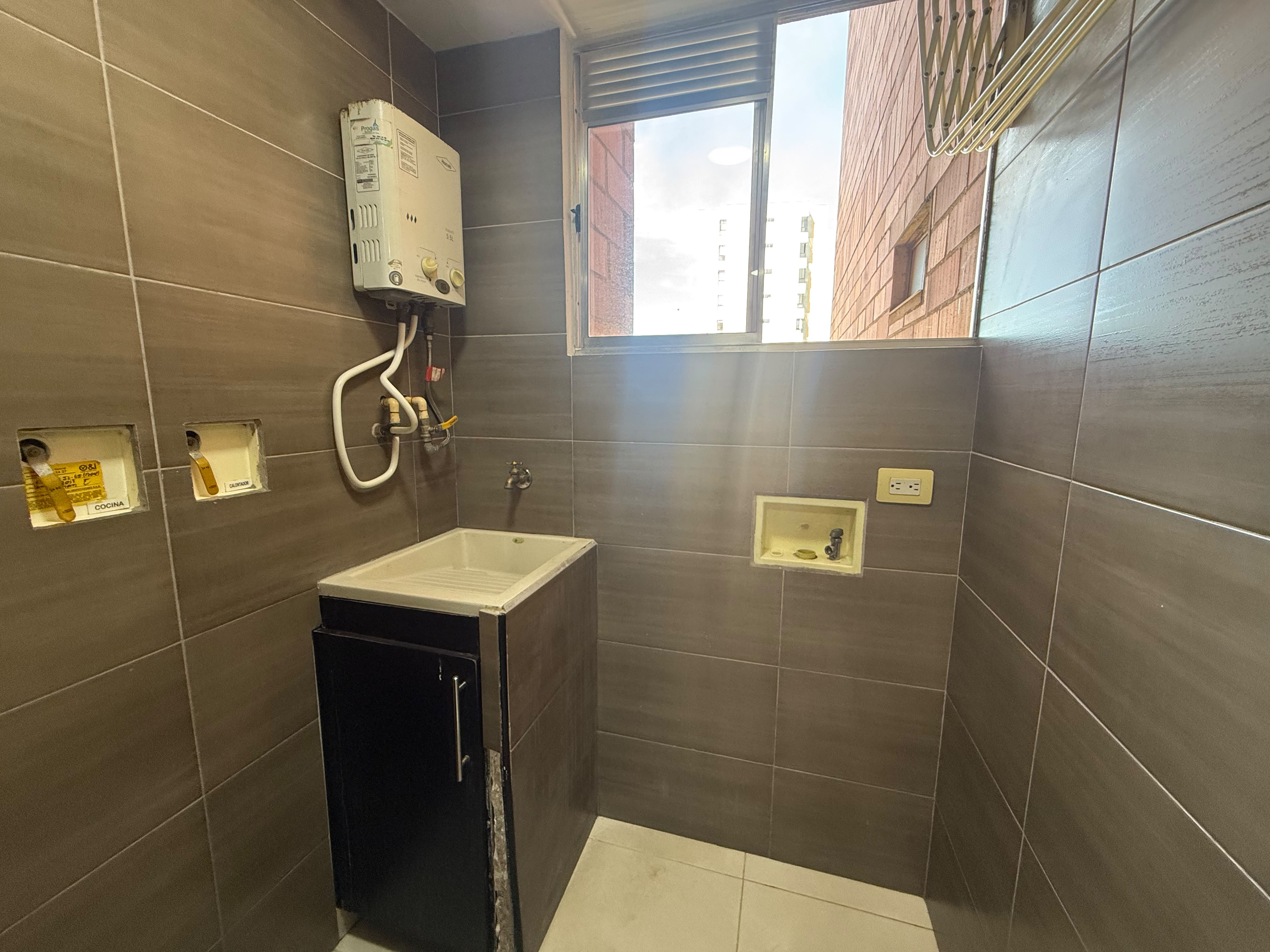 Arriendo Apartamento en los Colores