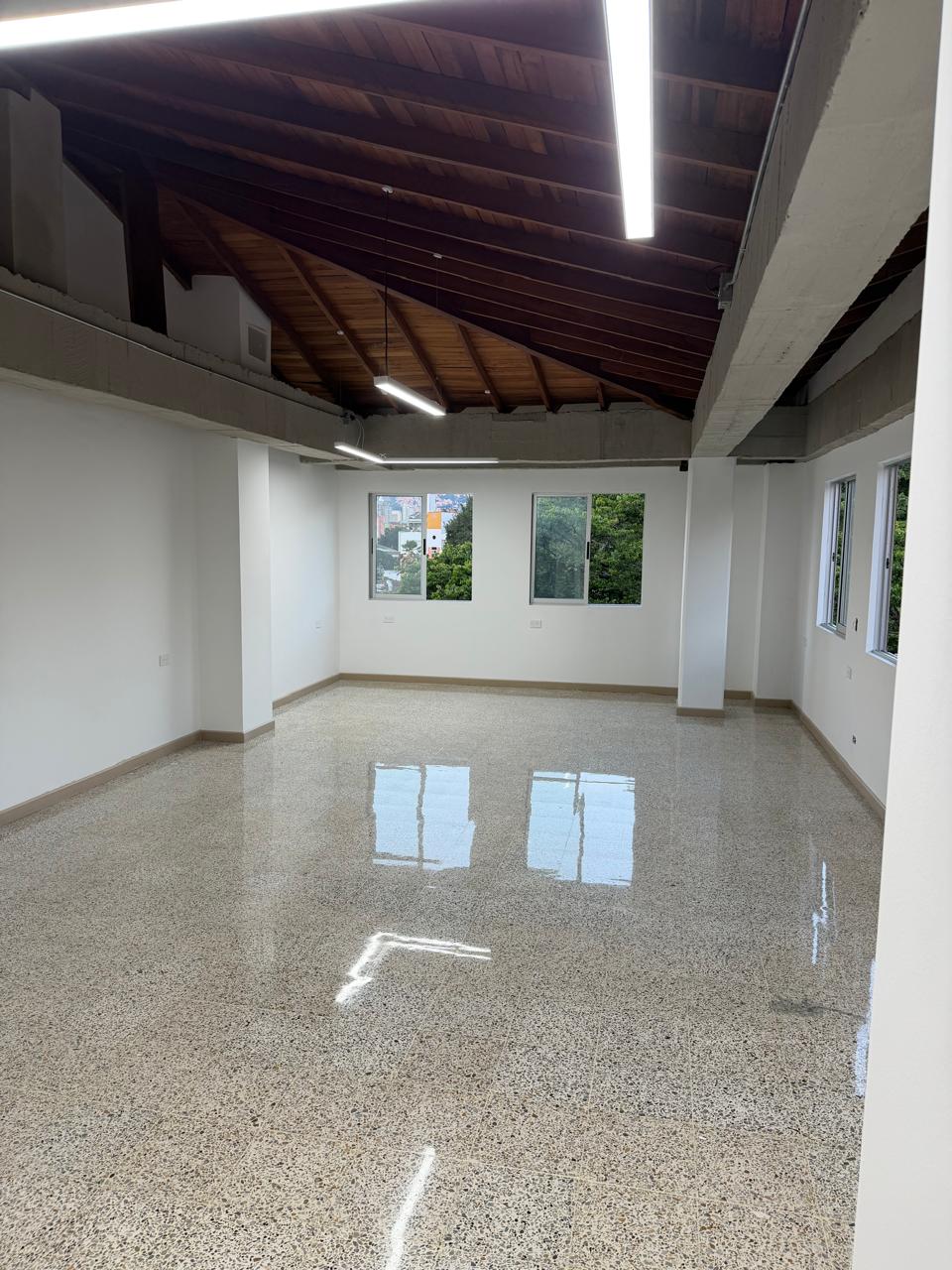 ARRIENDO OFICINAS EN LAURELES
