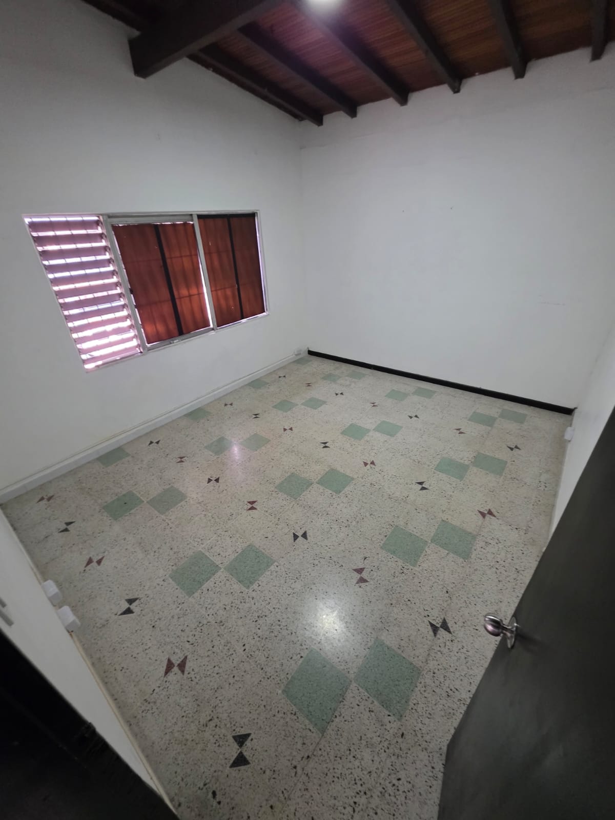 ARRIENDO CASA COMERCIAL EN CALASANZ