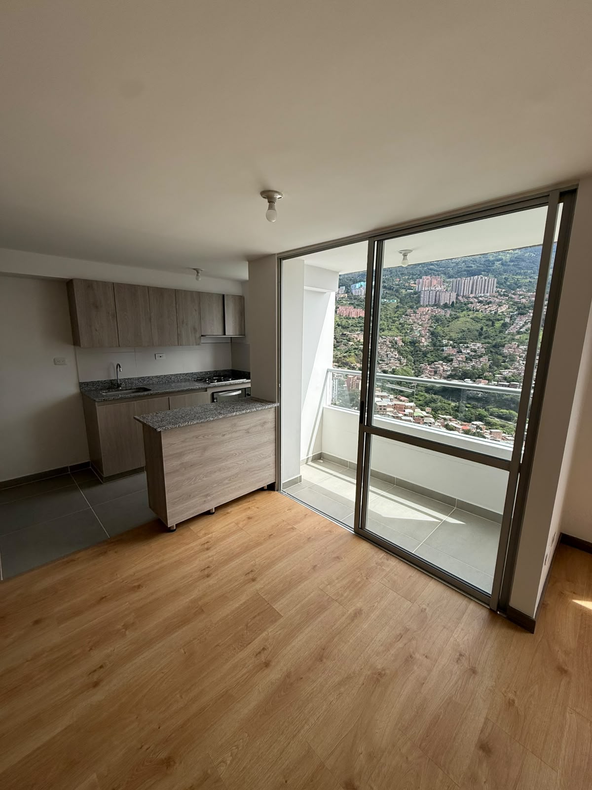 Arriendo Apartamento Calasanz parte Alta
