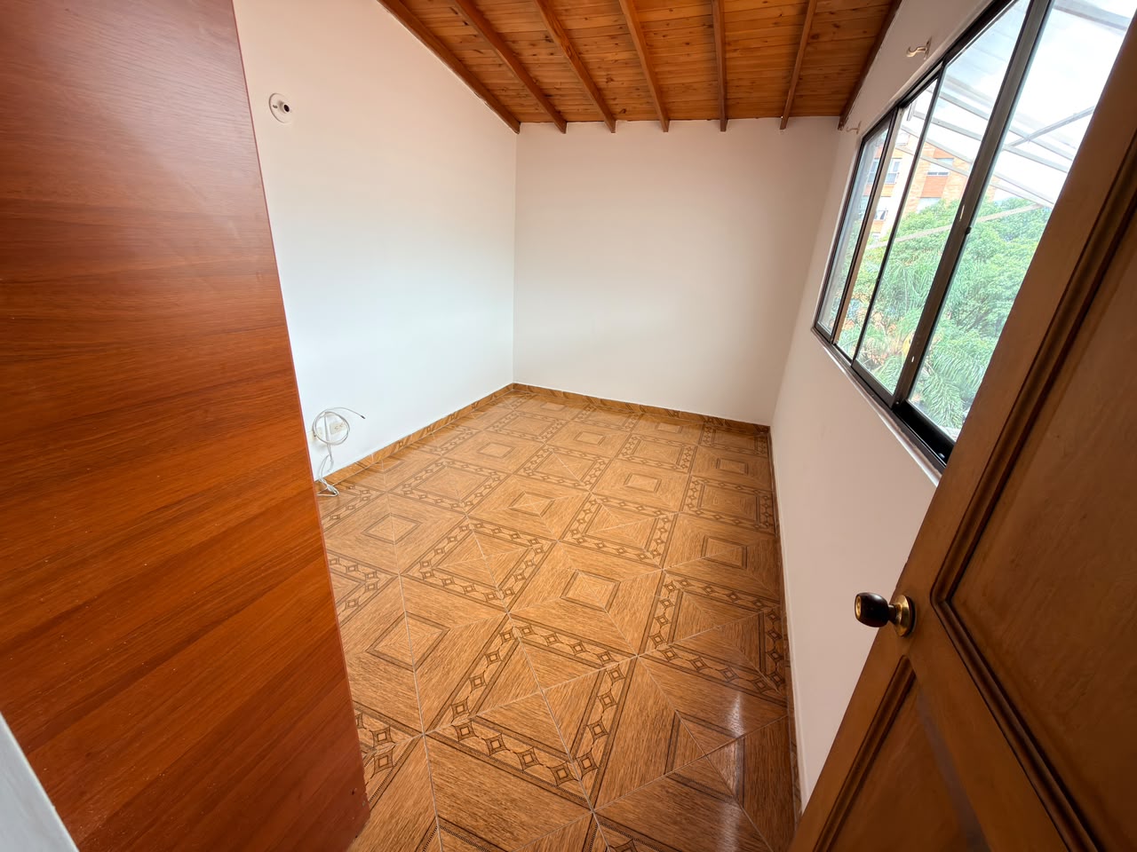 ARRIENDO APARTAMENTO EN LA FLORESTA
