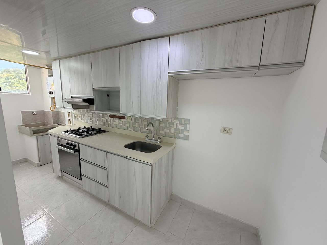 VENDO APARTAMENTO EN LOMA DE OS BERNAL