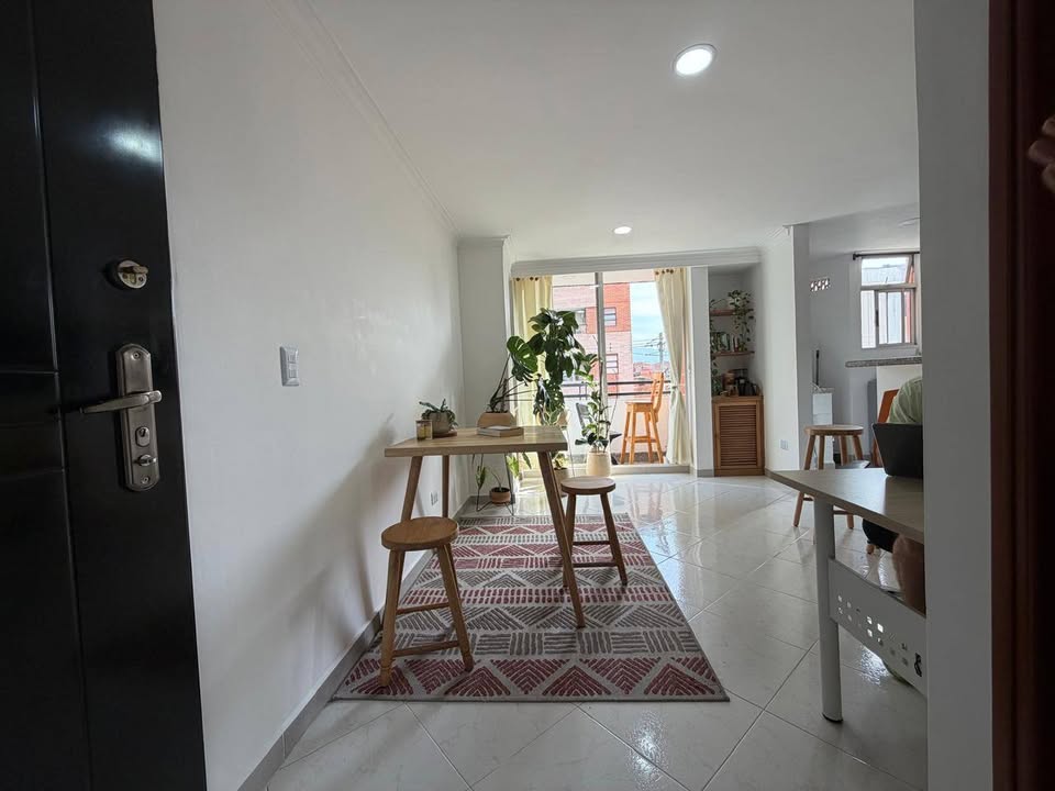 ARRIENDO APARTAESTUDIO EN LA CASTELLANA
