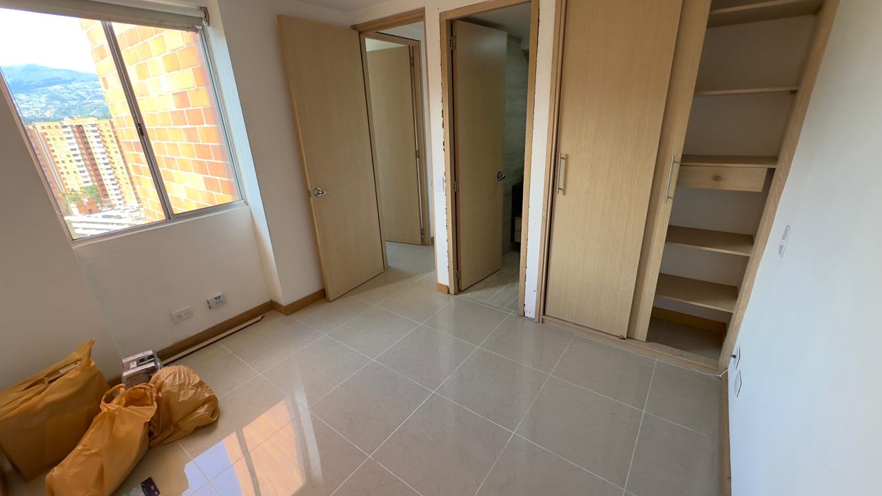 ARRIENDO APARTAMENO EN LA LOMA DE LOS BERNAL