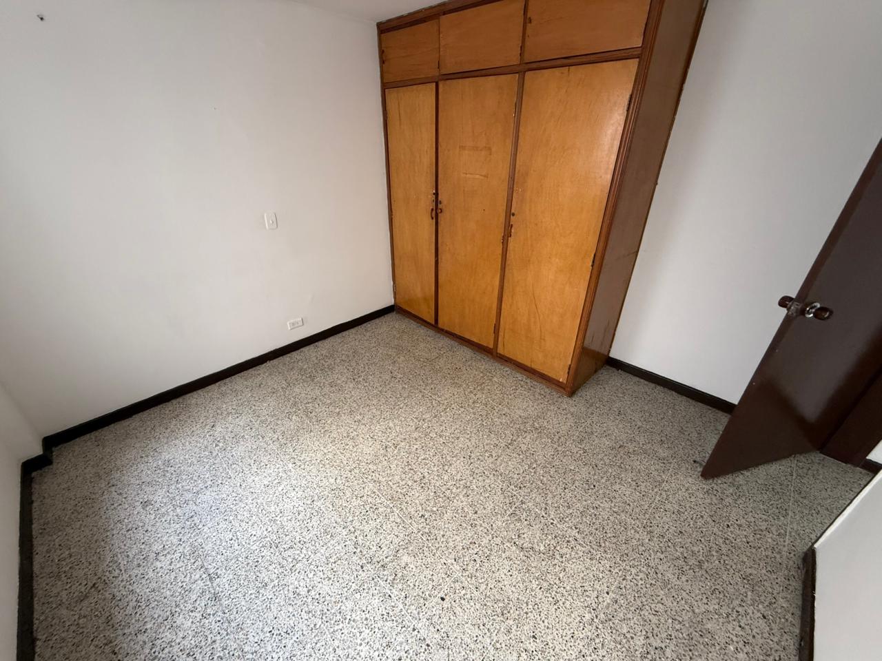 ARRIENDO CASA EN SANTA MONICA