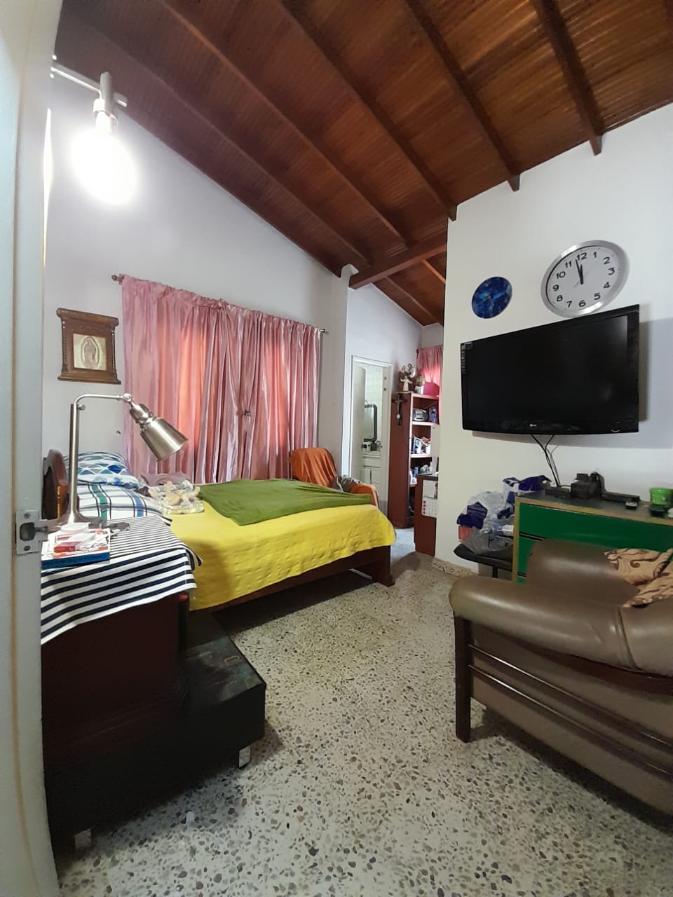 VENDO CASA EN SANTA TERESITA