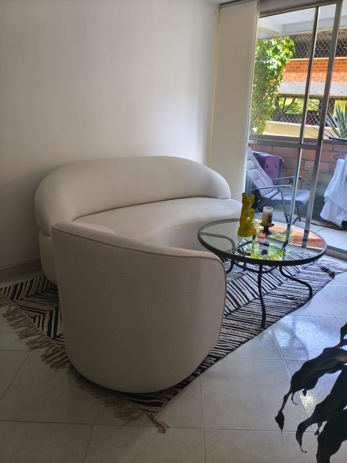 VENDO APARTAMENTO EN LA LOMA DE LOS BERNAL