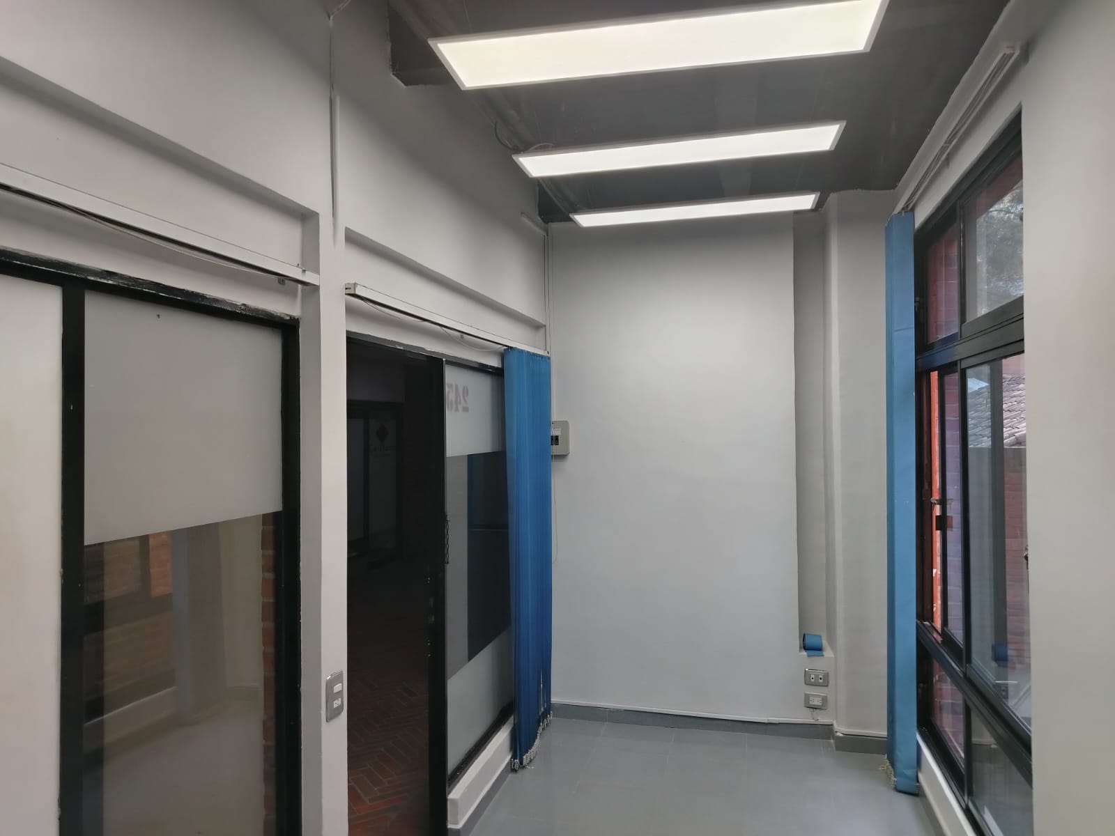 ARRIENDO OFICINA EN EL POBLADO