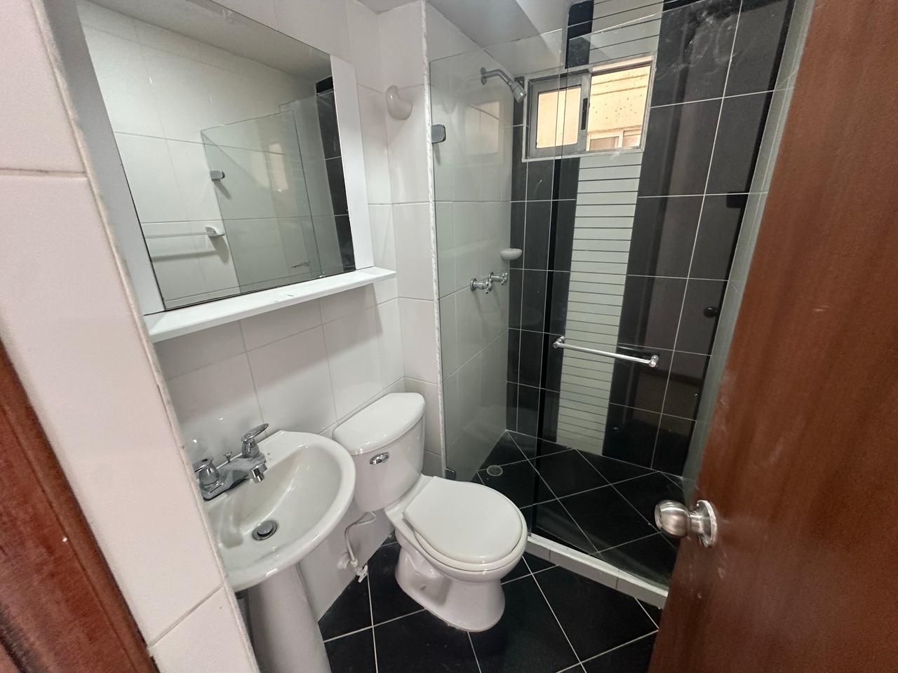 ARRIENDO APARTAMENTO EN LA LOMA DE LOS BERNAL