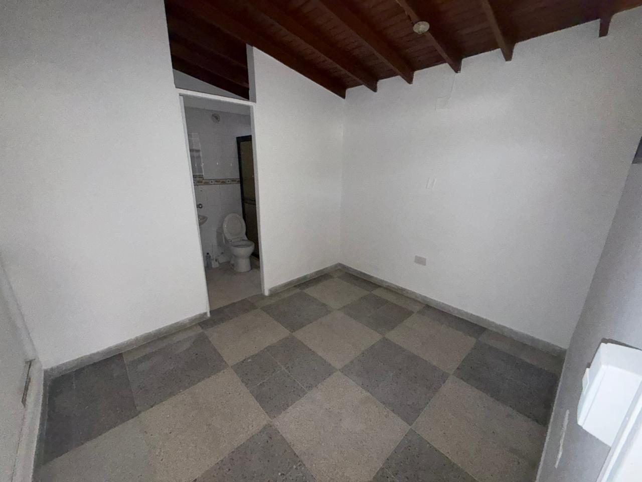 ARRIENDO CASA EN EL VELÓDROMO